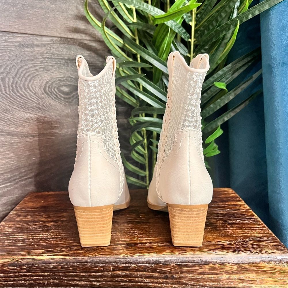 DV BY DOLCE VITA Faux Leather Karyn Bootie in Cream, Size 6.5. NWOT! - Picture 9 of 15